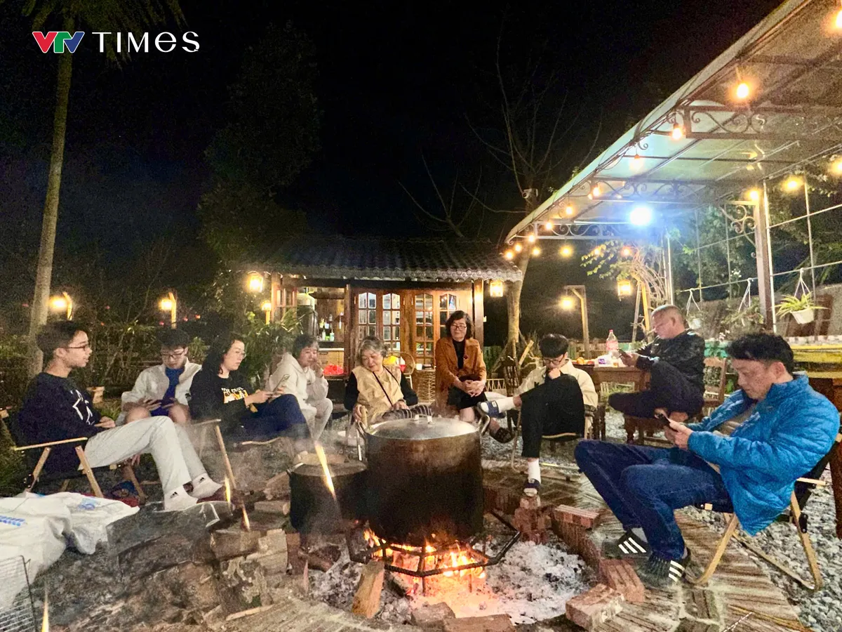 Giữ một nhịp chậm giữa Tết hối hả: Chuyện b&ecirc;n bếp b&aacute;nh chưng  - Ảnh 9.