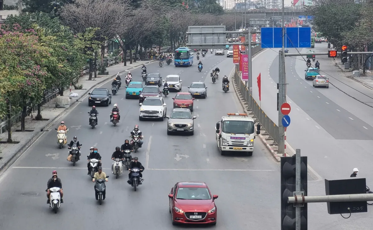 H&agrave; Nội: Duy tr&igrave; TTKS xử l&yacute; nghi&ecirc;m vi phạm dịp cận Tết, giao th&ocirc;ng trung t&acirc;m v&agrave; cửa ng&otilde; th&ocirc;ng tho&aacute;ng, ổn định - Ảnh 6.