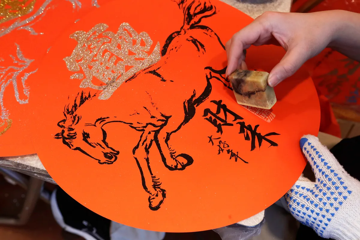 Kh&ocirc;ng kh&iacute; đ&oacute;n Tết Nguy&ecirc;n đ&aacute;n rộn r&agrave;ng tại nhiều quốc gia ch&acirc;u &Aacute;- Ảnh 14.