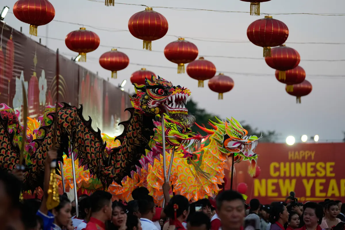 Kh&ocirc;ng kh&iacute; đ&oacute;n Tết Nguy&ecirc;n đ&aacute;n rộn r&agrave;ng tại nhiều quốc gia ch&acirc;u &Aacute;- Ảnh 19.