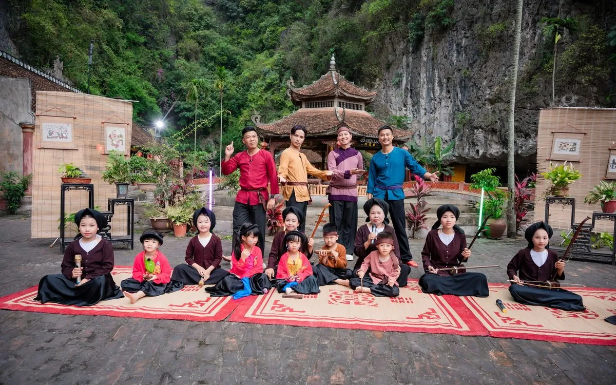 Ngày xuân nghĩ về việc gìn giữ giá trị truyền thống ở các chương trình truyền hình thực tế- Ảnh 9. Ngày xuân nghĩ về việc gìn giữ giá trị truyền thống ở các chương trình truyền hình thực tế- Ảnh 9.