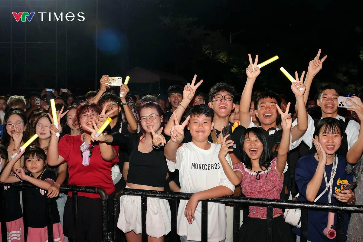 Đ&ecirc;m Giao thừa B&iacute;nh Ngọ 2026: Cần Thơ bừng s&aacute;ng trong sắc m&agrave;u nghệ thuật v&agrave; ph&aacute;o hoa - Ảnh 5.