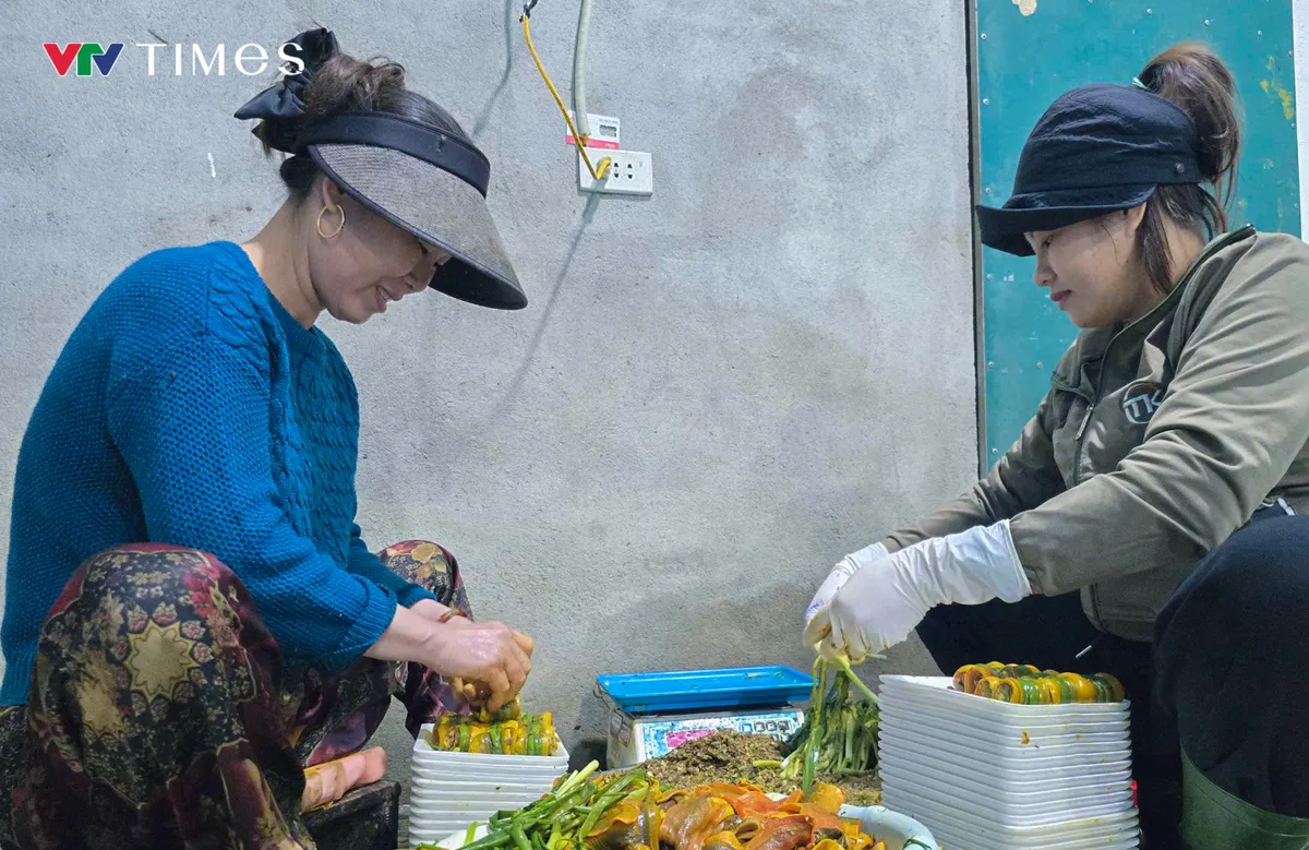 Làng chế biến lươn lớn nhất xứ Nghệ “vươn xa thị trường” dịp Tết - Ảnh 2.