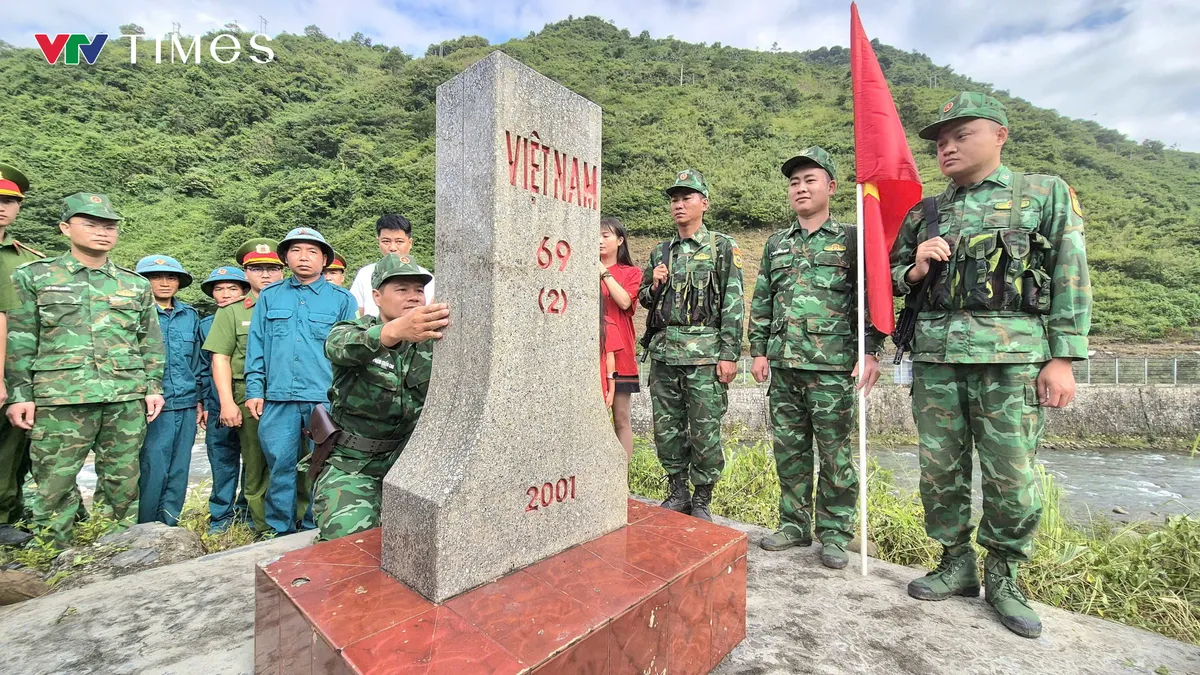 Xu&acirc;n nơi bi&ecirc;n cương &ndash; B&igrave;nh y&ecirc;n từ những người l&iacute;nh g&aacute;c Tết - Ảnh 1.