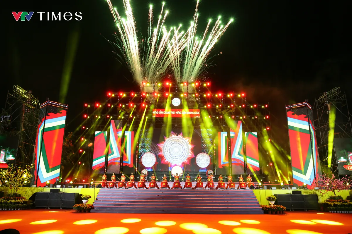 Đ&ecirc;m Giao thừa B&iacute;nh Ngọ 2026: Cần Thơ bừng s&aacute;ng trong sắc m&agrave;u nghệ thuật v&agrave; ph&aacute;o hoa - Ảnh 1.
