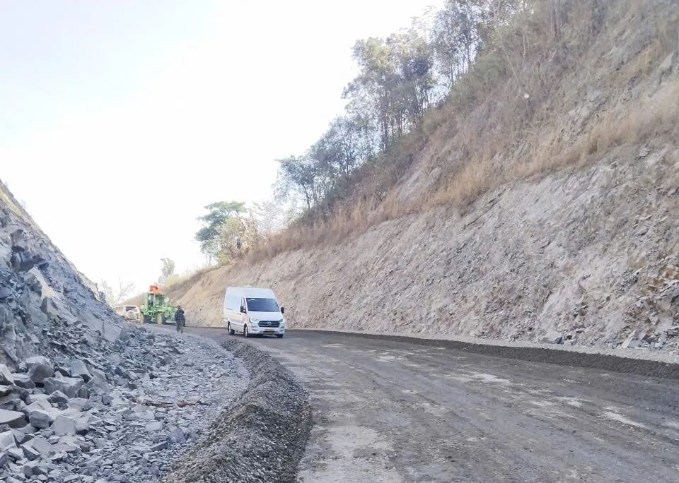 Th&ocirc;ng tuyến đ&egrave;o Đại Ninh sau 48 giờ kẹt xe h&agrave;ng km cận Tết - Ảnh 1.