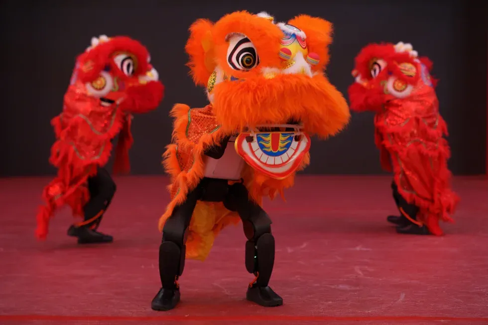 Robot hình người “chiếm sóng” dịp Tết Nguyên đán tại Trung Quốc- Ảnh 2. Robot hình người “chiếm sóng” dịp Tết Nguyên đán tại Trung Quốc- Ảnh 2.