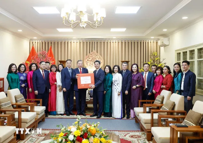 Tổng B&iacute; thư d&acirc;ng hương tưởng niệm Chủ tịch Hồ Ch&iacute; Minh tại Nh&agrave; 67 - Ảnh 3.