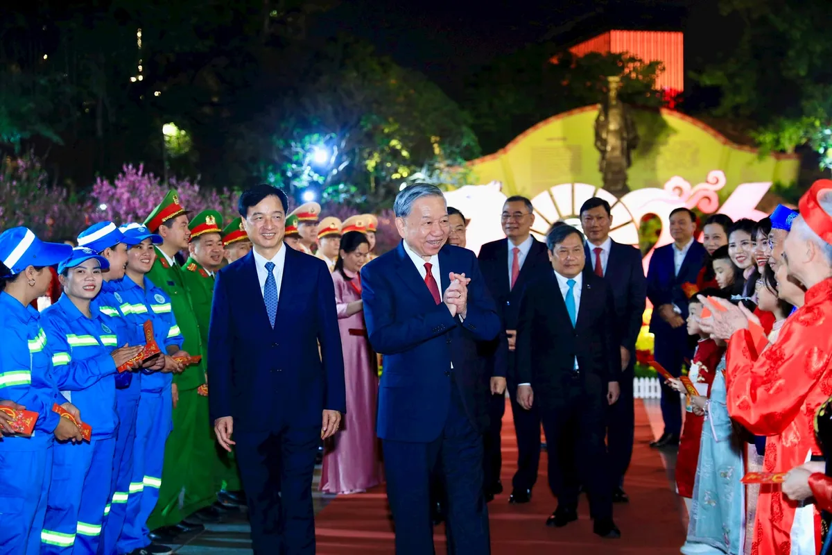 Tổng B&iacute; thư T&ocirc; L&acirc;m thăm, ch&uacute;c Tết Đảng bộ, ch&iacute;nh quyền, nh&acirc;n d&acirc;n Thủ đ&ocirc; H&agrave; Nội - Ảnh 3.