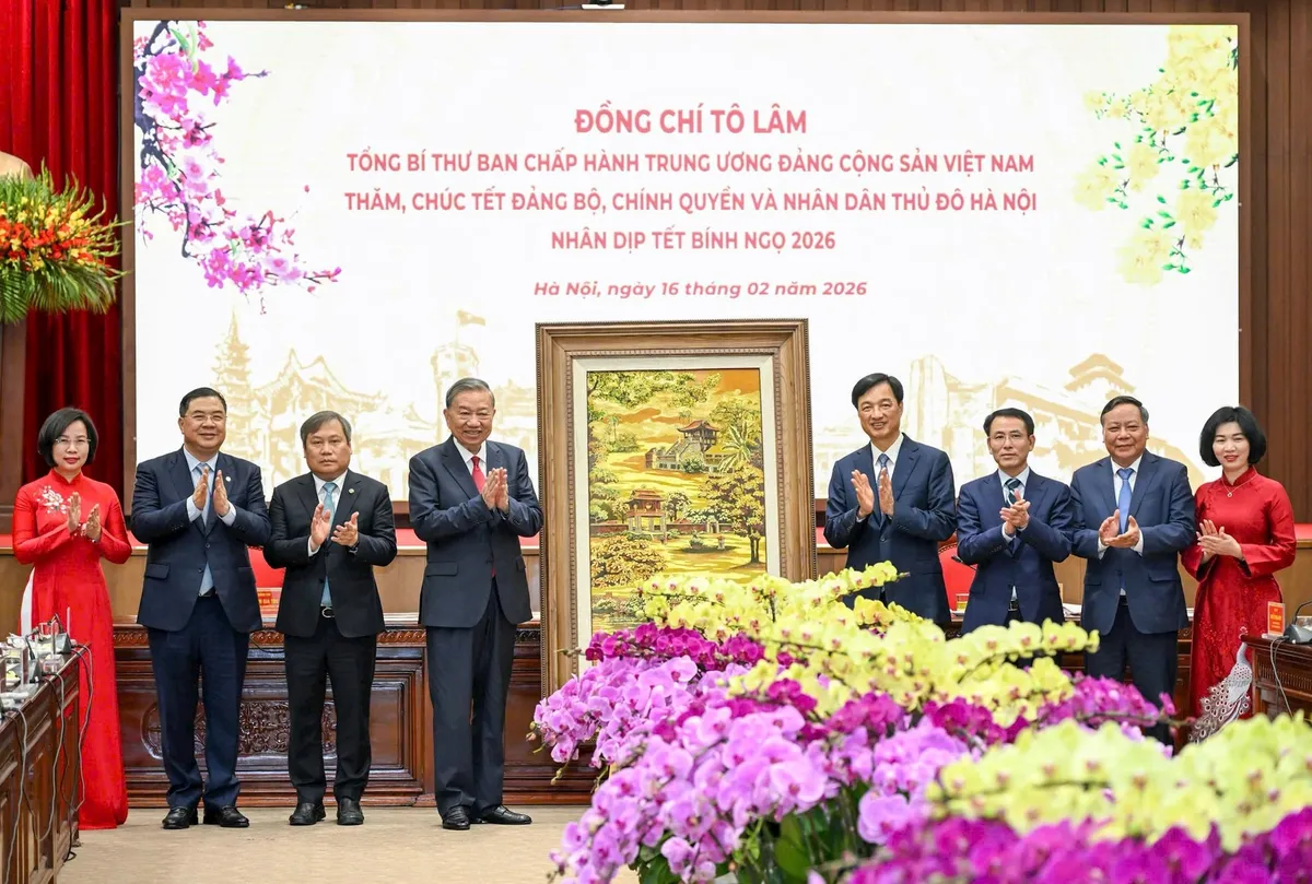 Tổng B&iacute; thư T&ocirc; L&acirc;m thăm, ch&uacute;c Tết Đảng bộ, ch&iacute;nh quyền, nh&acirc;n d&acirc;n Thủ đ&ocirc; H&agrave; Nội - Ảnh 7.
