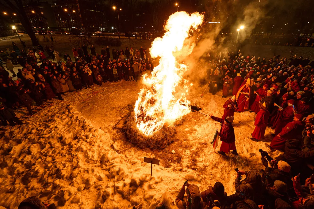 Khoảnh khắc bước sang năm Bính Ngọ trên khắp thế giới- Ảnh 6. Khoảnh khắc bước sang năm Bính Ngọ trên khắp thế giới- Ảnh 6.