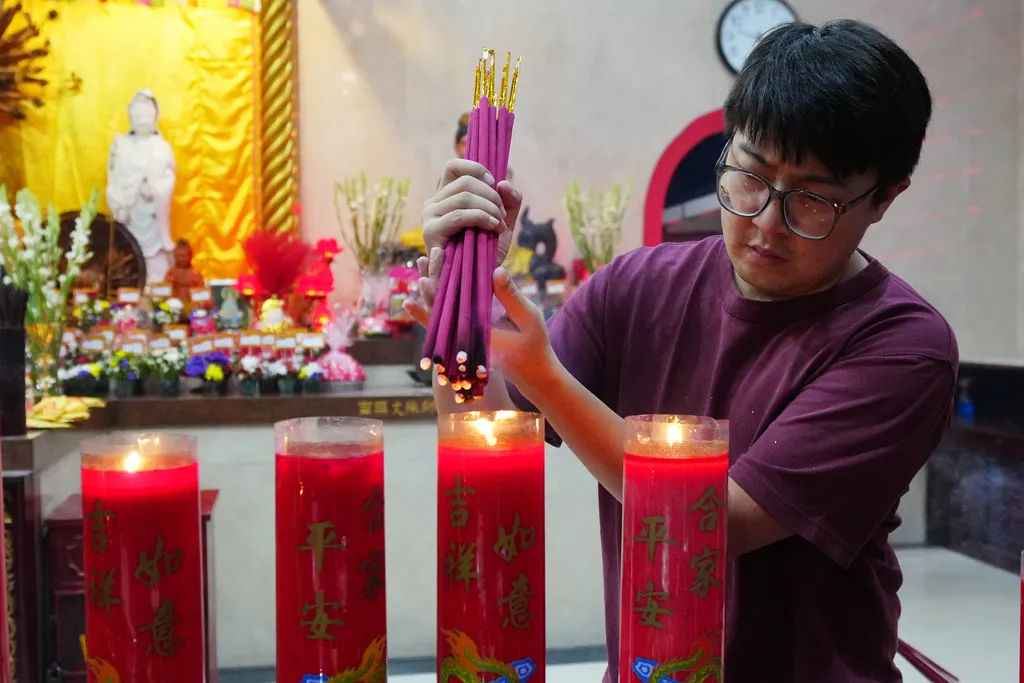 Khoảnh khắc bước sang năm Bính Ngọ trên khắp thế giới- Ảnh 8. Khoảnh khắc bước sang năm Bính Ngọ trên khắp thế giới- Ảnh 8.