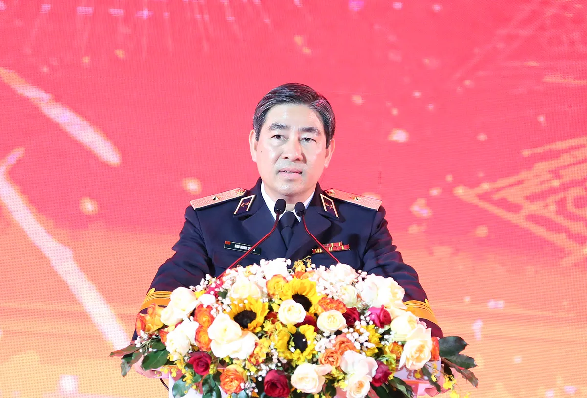 Binh đo&agrave;n 20 ph&aacute;t lệnh l&agrave;m h&agrave;ng đầu xu&acirc;n B&iacute;nh Ngọ 2026: Khởi đầu rực rỡ tại cảng C&aacute;t L&aacute;i - Ảnh 2.