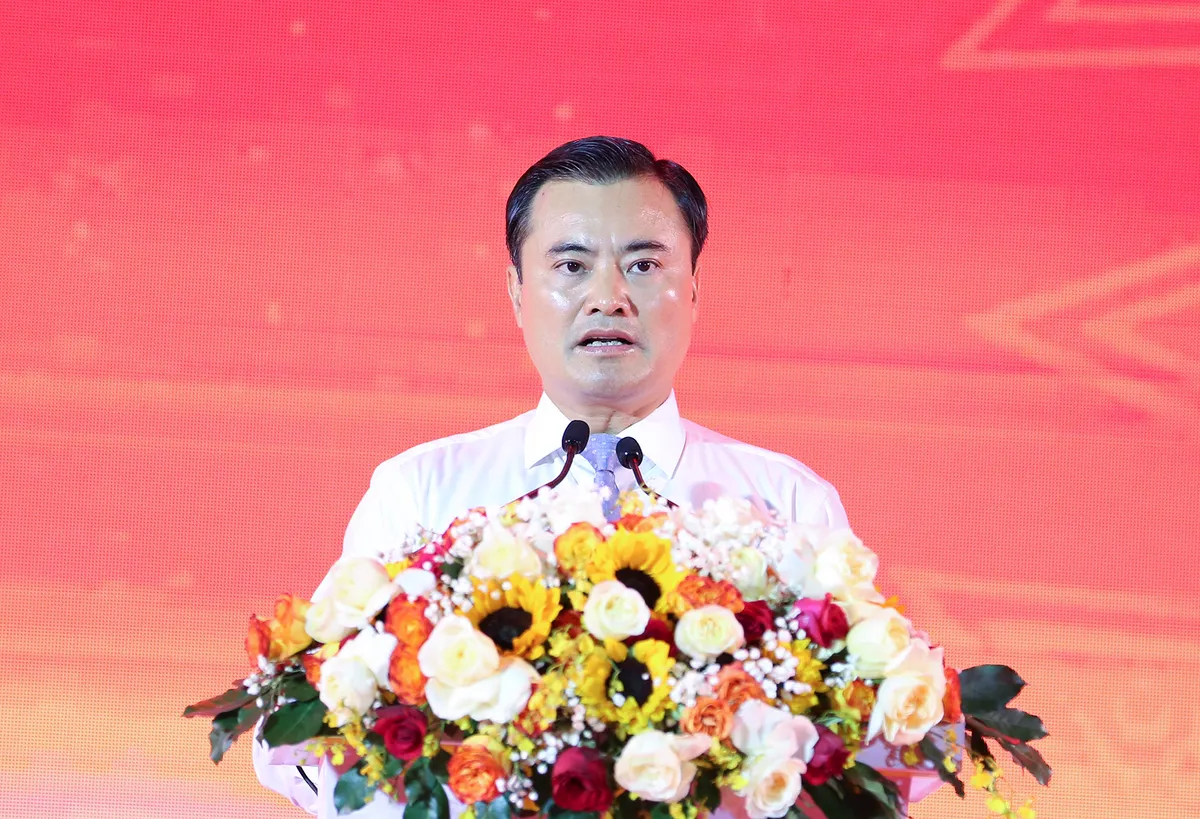 Binh đo&agrave;n 20 ph&aacute;t lệnh l&agrave;m h&agrave;ng đầu xu&acirc;n B&iacute;nh Ngọ 2026: Khởi đầu rực rỡ tại cảng C&aacute;t L&aacute;i - Ảnh 3.