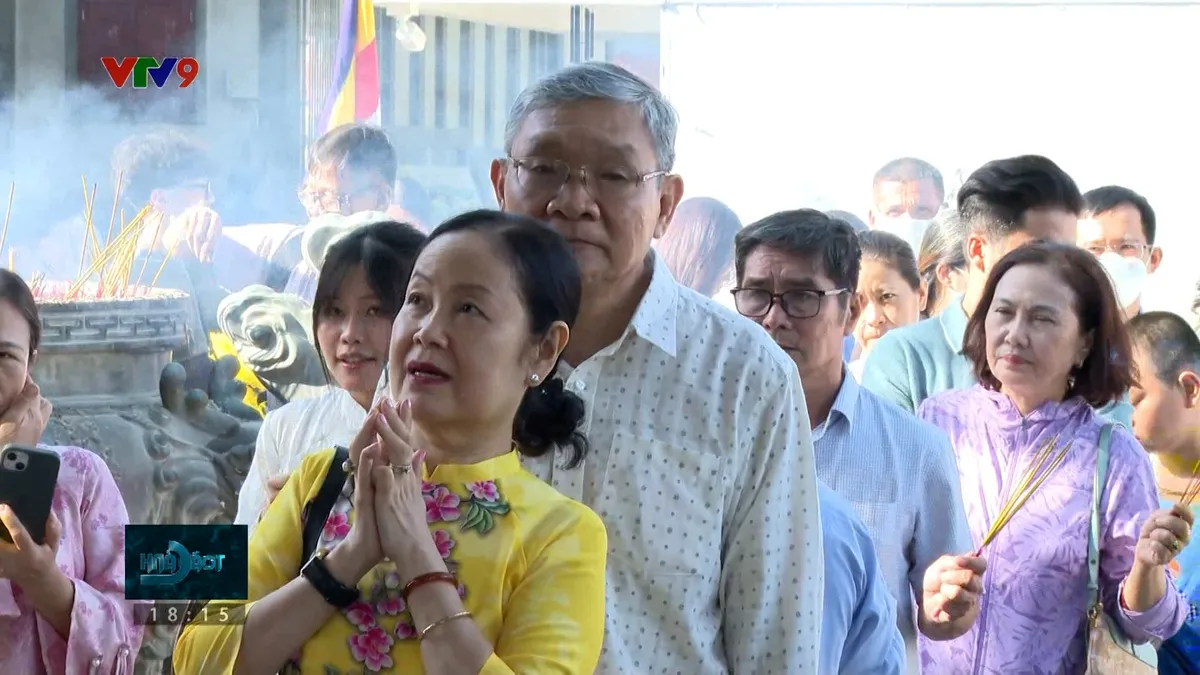 Nét đẹp đi lễ chùa đầu năm