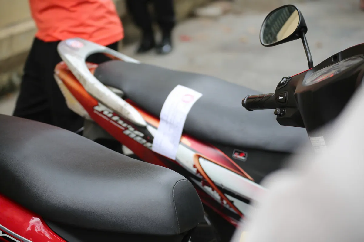 H&agrave; Nội đồng loạt kiểm so&aacute;t nồng độ cồn từ s&aacute;ng M&ugrave;ng 1 Tết - Ảnh 4.