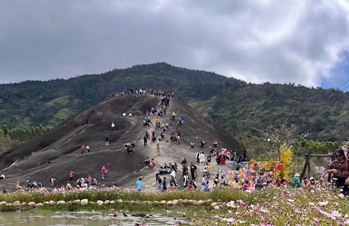 N&uacute;i Đ&aacute; Voi &ndash; Điểm check-in độc đ&aacute;o khi đến Đắk Lắk- Ảnh 2.