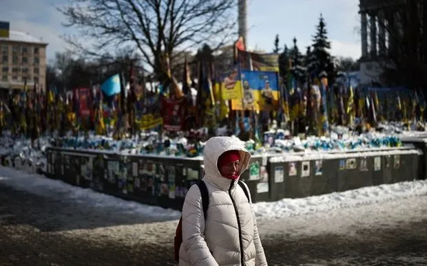 Tạm tưởng niệm các binh sĩ Ukraine và nước ngoài tại Quảng trường Độc lập ở Kiev (Ảnh: AFP/Getty Images)
