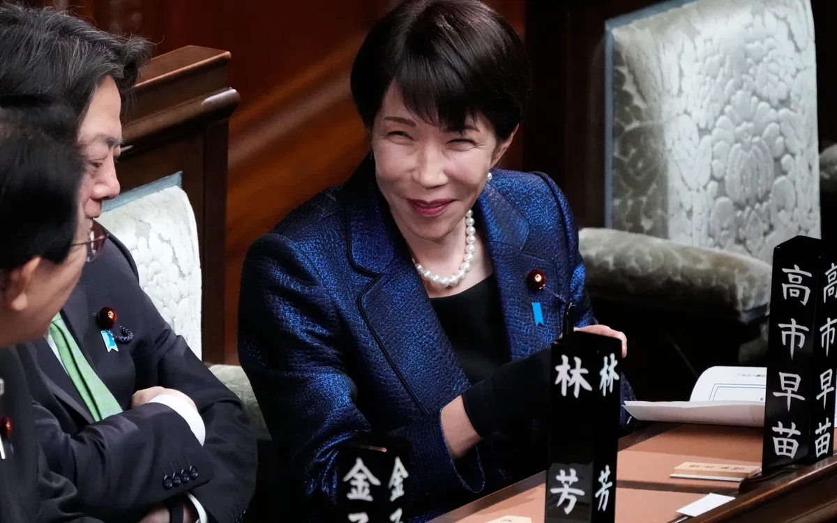 Thủ tướng Nhật Bản Sanae Takaichi (ở giữa) tham dự phiên họp đặc biệt của Hạ viện tại Tokyo, Nhật Bản, ngày 18/2/2026 (Ảnh: AP)