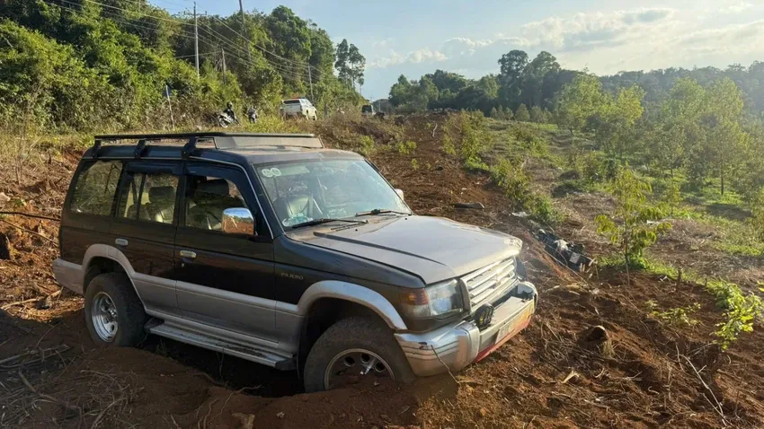 &Ocirc; t&ocirc; con va chạm xe m&aacute;y ở L&acirc;m Đồng, 3 người trong gia đ&igrave;nh tử vong- Ảnh 2.