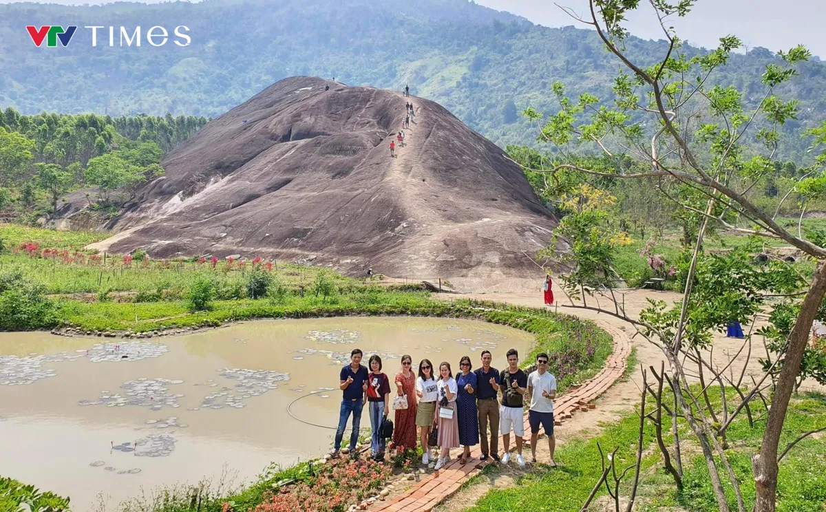 N&uacute;i Đ&aacute; Voi &ndash; Điểm check-in độc đ&aacute;o khi đến Đắk Lắk- Ảnh 1.