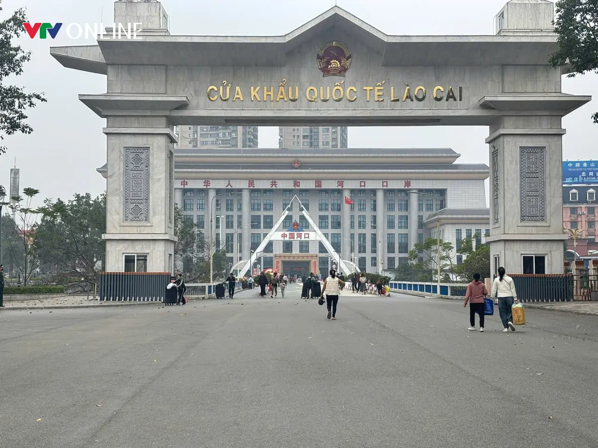 Bộ đội Bi&ecirc;n ph&ograve;ng L&agrave;o Cai: Giữ vững kỷ cương bi&ecirc;n giới, bảo vệ thị trường từ tuyến đầu - Ảnh 2.