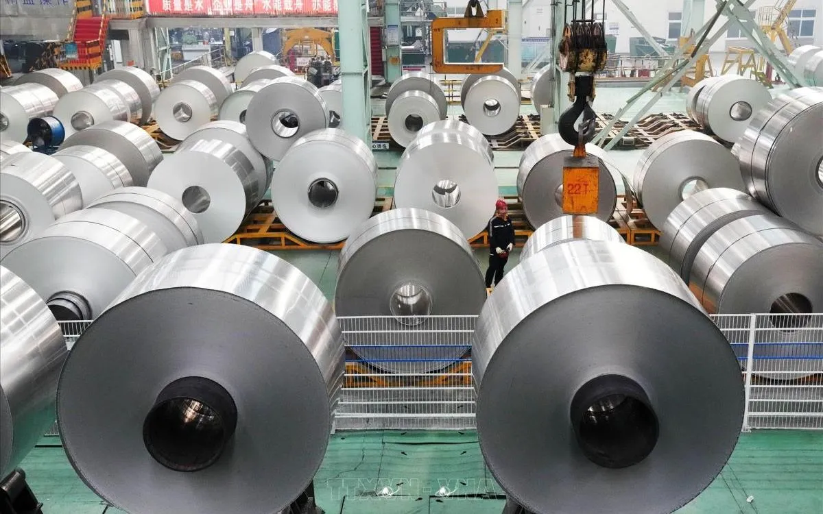 Nhôm thành phẩm trong phân xưởng sản xuất của một tập đoàn ở Cáp Nhĩ Tân, tỉnh Hắc Long Giang, Trung Quốc. Ảnh: THX/TTXVN