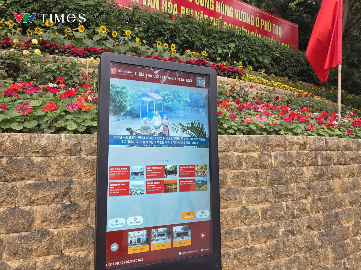 Ph&uacute; Thọ: Ba vạn du kh&aacute;ch h&agrave;nh hương về d&acirc;ng hương Đền H&ugrave;ng đầu năm B&iacute;nh Ngọ - Ảnh 8.