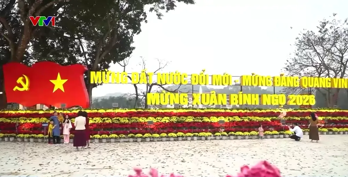 Rộn r&agrave;ng kh&ocirc;ng kh&iacute; du xu&acirc;n mọi miền đất nước - Ảnh 2.