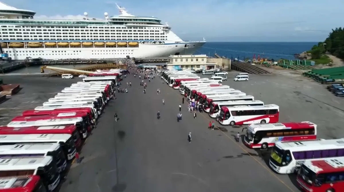 Cảng Ch&acirc;n M&acirc;y rộn r&agrave;ng ng&agrave;y Tết- Ảnh 1.