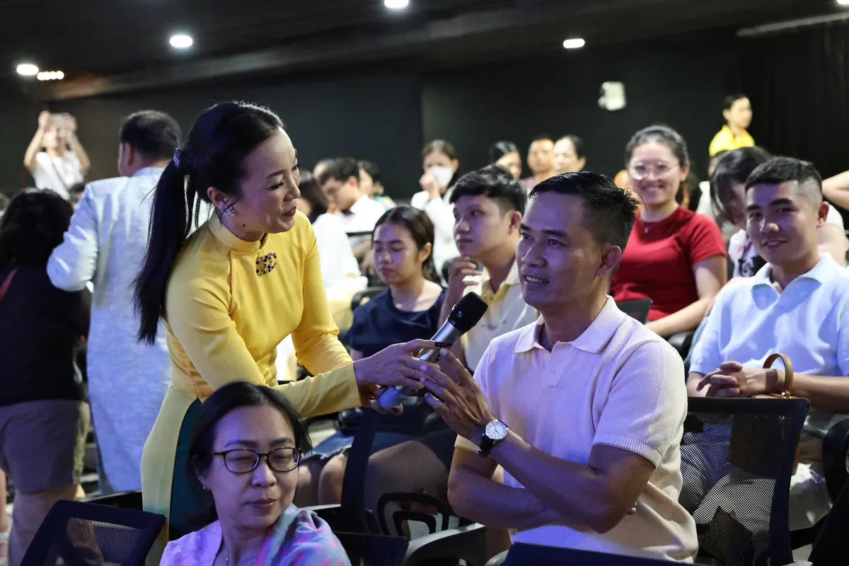 Nhà hát kịch TP Hồ Chí Minh sáng đèn vào dịp Tết sau 7 năm đóng cửa - Ảnh 3.