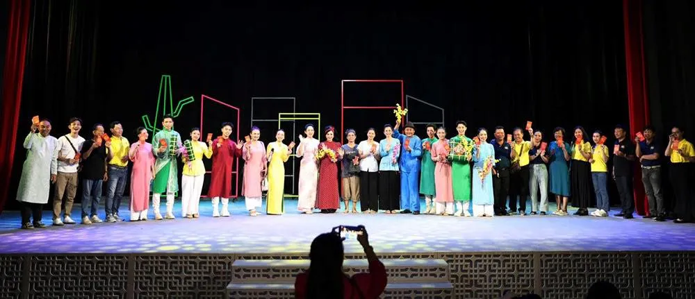 Nhà hát kịch TP Hồ Chí Minh sáng đèn vào dịp Tết sau 7 năm đóng cửa - Ảnh 4.