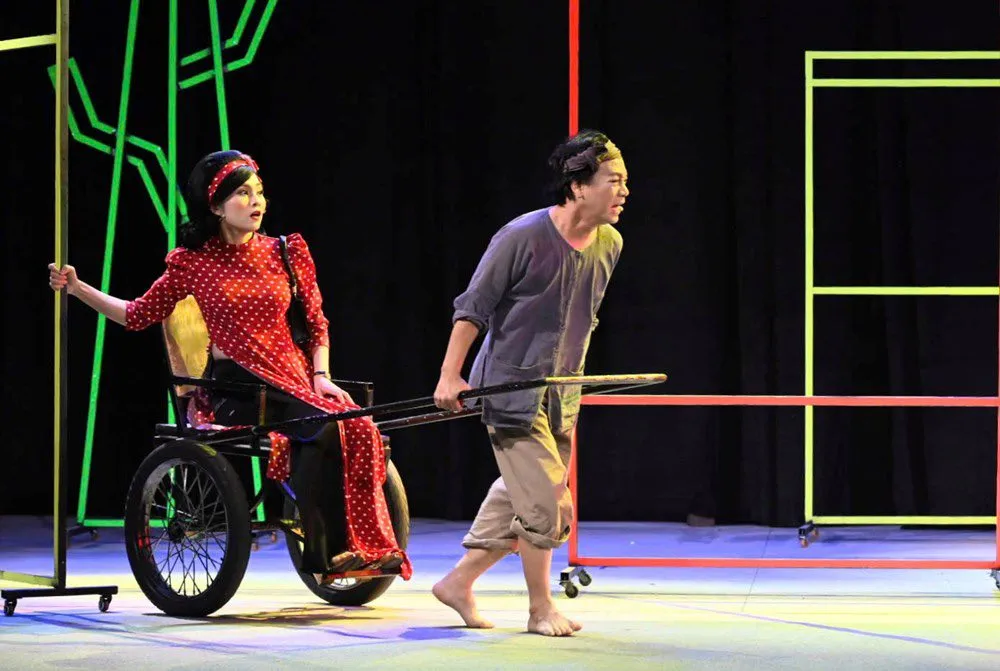 Nhà hát kịch TP Hồ Chí Minh sáng đèn vào dịp Tết sau 7 năm đóng cửa - Ảnh 2.