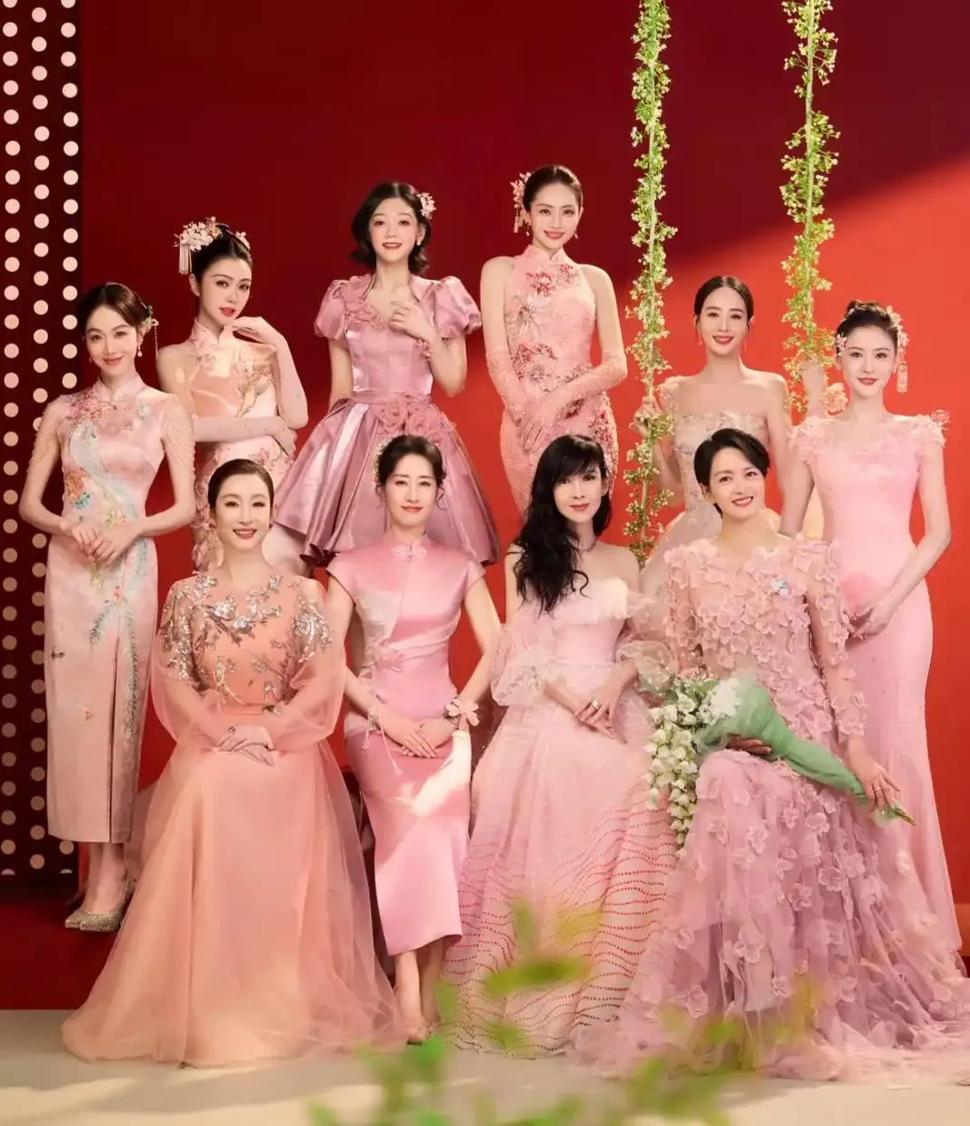 Top 10 người đẹp Hoa ngữ không tuổi bùng nổ sân khấu Gala Tết - Ảnh 1.