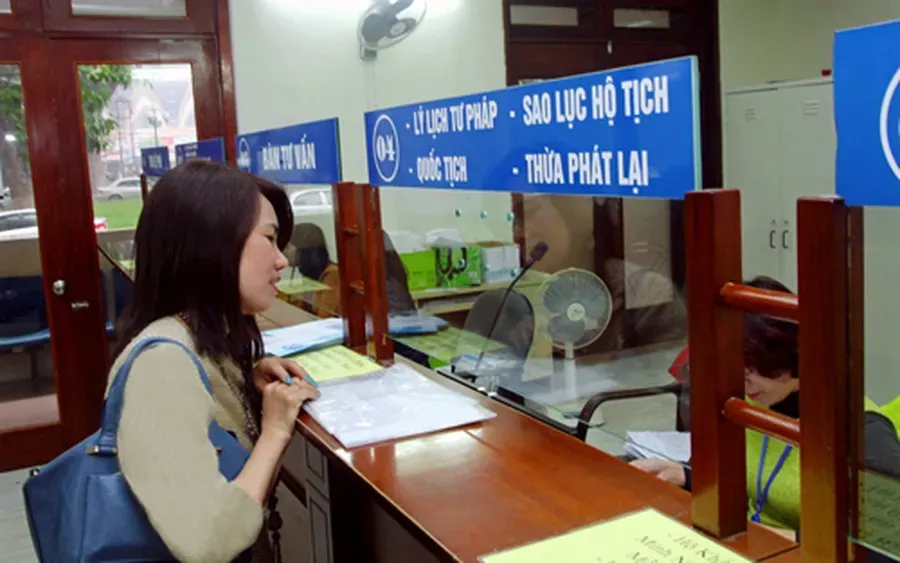 Từ 1/7/2026, không được yêu cầu nộp lý lịch tư pháp trái luật; Phiếu điện tử trên VNeID có giá trị pháp lý- Ảnh 1. Từ 1/7/2026, không được yêu cầu nộp lý lịch tư pháp trái luật; Phiếu điện tử trên VNeID có giá trị pháp lý- Ảnh 1.