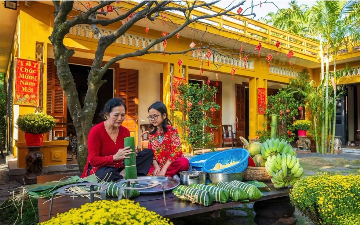 Tết miền Trung giản dị mà sâu lắng, gói mùa xuân trong chắt chiu, nghĩa tình và niềm tin vượt gian khó.