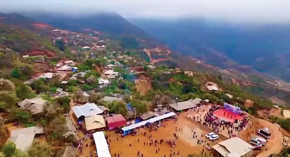 Ở nơi &ldquo;cổng trời&rdquo; Nậm Nghẹp &ndash; chạm m&acirc;y giữa miền cổ t&iacute;ch T&acirc;y Bắc- Ảnh 1.