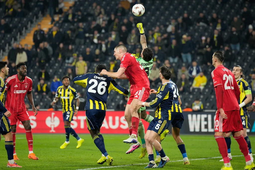 Play-off Europa League: C&aacute;c đội mạnh chiếm lợi thế lớn sau lượt đi- Ảnh 2.