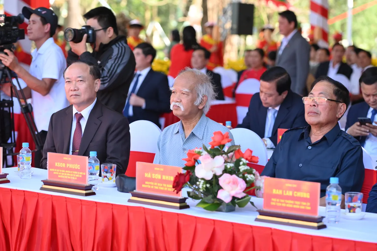 H&agrave;ng ngh&igrave;n người đổ về Bảo t&agrave;ng Quang Trung kỷ niệm Chiến thắng Ngọc Hồi - Đống Đa - Ảnh 3.