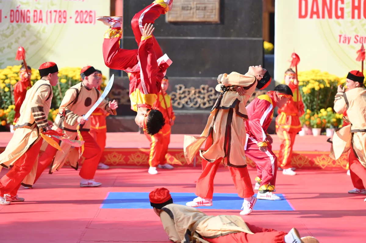 H&agrave;ng ngh&igrave;n người đổ về Bảo t&agrave;ng Quang Trung kỷ niệm Chiến thắng Ngọc Hồi - Đống Đa - Ảnh 7.