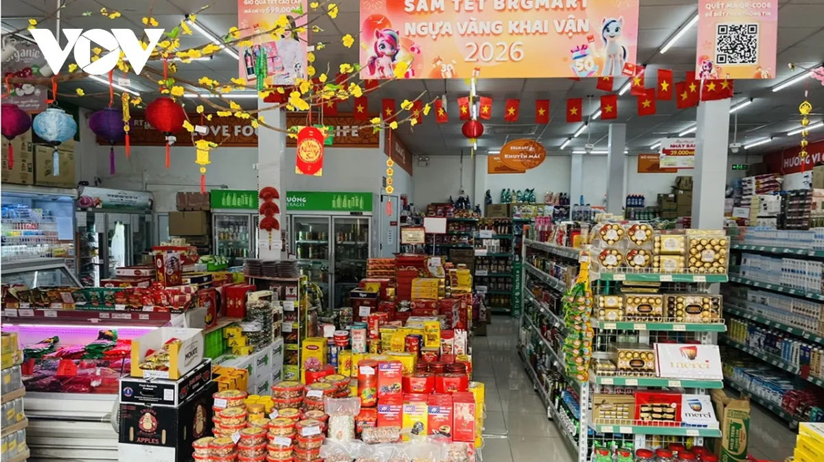 Thị trường h&agrave;ng h&oacute;a Tết B&iacute;nh Ngọ 2026: H&agrave;ng h&oacute;a dồi d&agrave;o, sức mua trầm lắng- Ảnh 5.