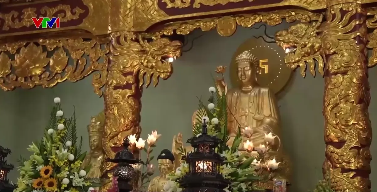 Loại bỏ m&ecirc; t&iacute;n dị đoan khi đi lễ ch&ugrave;a - Ảnh 1.