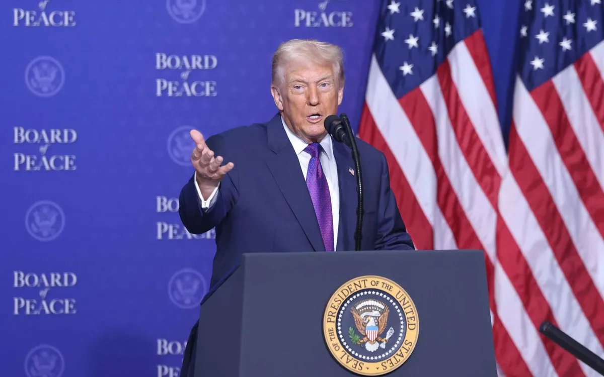 Tổng thống Mỹ Donald Trump - Chủ tịch Sáng lập Hội đồng Hòa bình về Gaza phát biểu tại Phiên khai mạc Hội đồng Hoà bình về Gaza. Ảnh: Thống Nhất/TTXVN