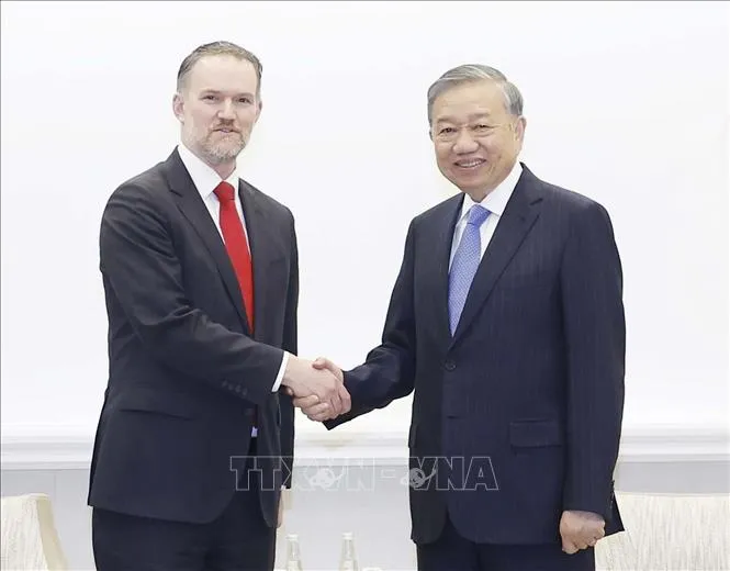 Tổng B&iacute; thư T&ocirc; L&acirc;m tiếp Trưởng đại diện Thương mại Hoa Kỳ Jamieson Greer - Ảnh 1.