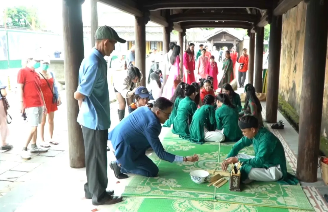 Đổ xăm hường - Nếp chơi tao nhã ngày Tết- Ảnh 1. Đổ xăm hường - Nếp chơi tao nhã ngày Tết- Ảnh 1.