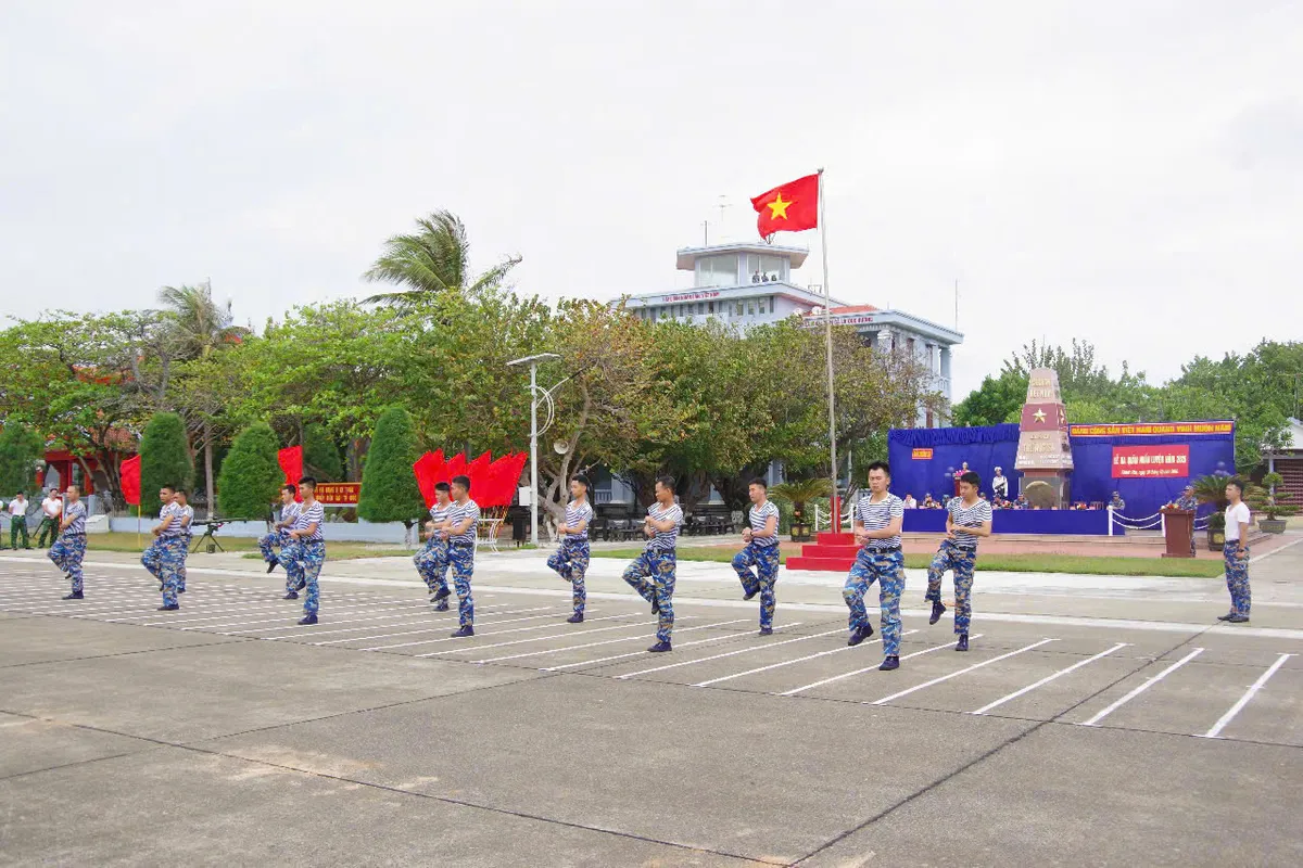 S&ocirc;i nổi Lễ ra qu&acirc;n huấn luyện năm 2026 tr&ecirc;n c&aacute;c đảo thuộc quần đảo Trường Sa - Ảnh 6.