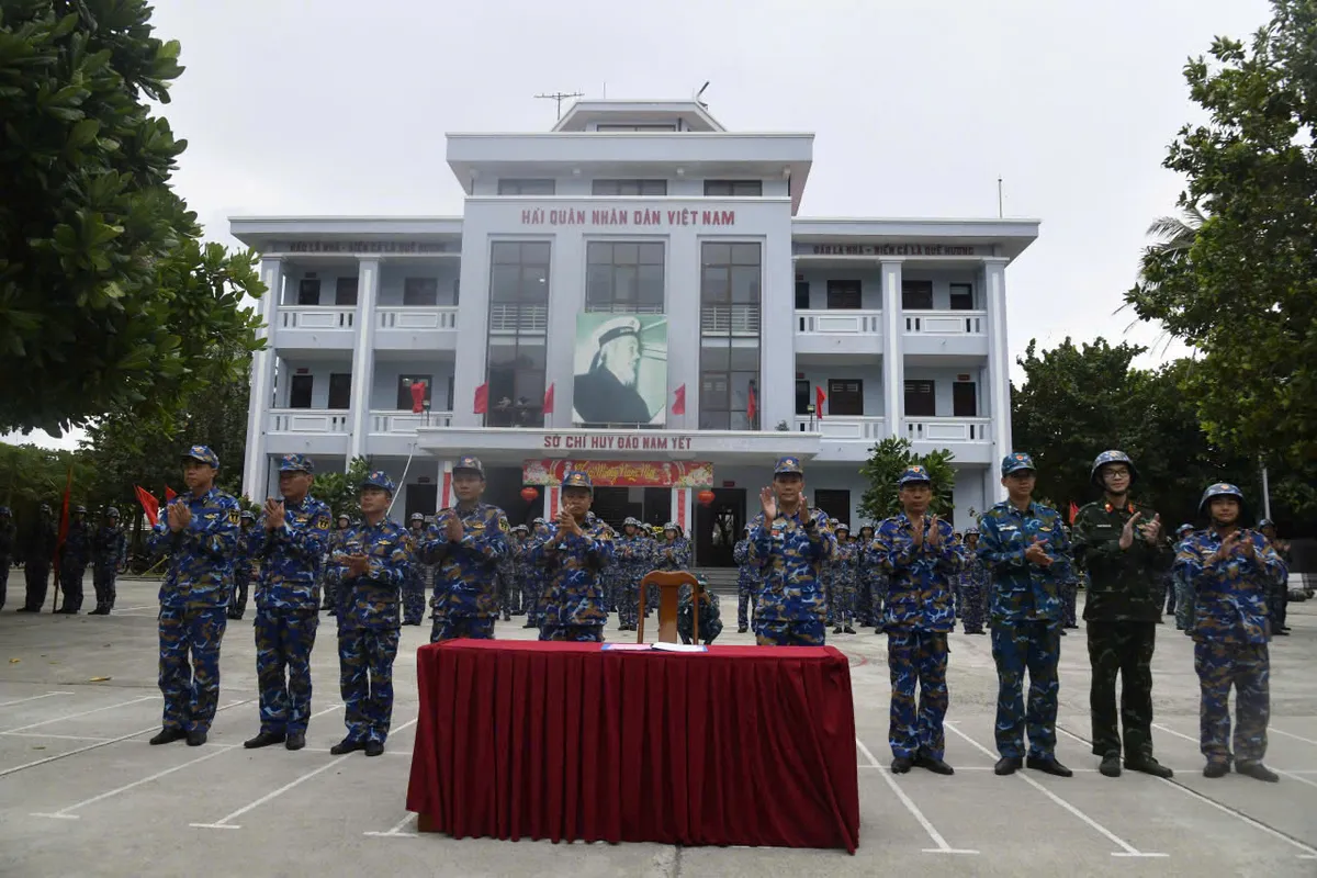 S&ocirc;i nổi Lễ ra qu&acirc;n huấn luyện năm 2026 tr&ecirc;n c&aacute;c đảo thuộc quần đảo Trường Sa - Ảnh 2.