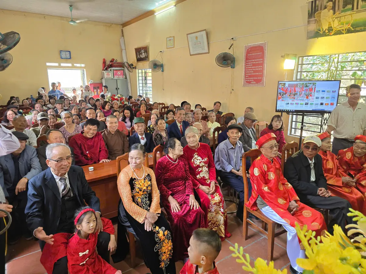 Hải Ph&ograve;ng ấm &aacute;p nghĩa t&igrave;nh trong hoạt động ch&uacute;c thọ, mừng thọ người cao tuổi - Ảnh 1.