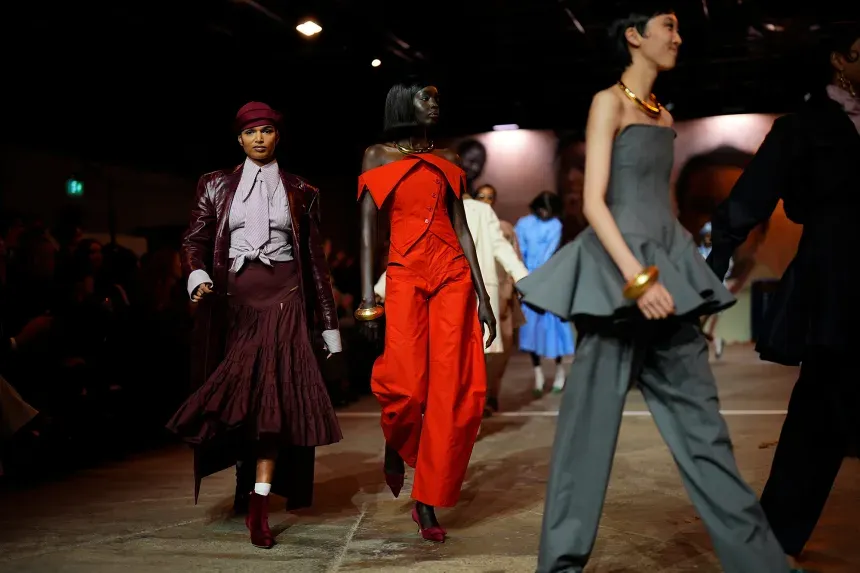 Vua Charles dự Tuần lễ Thời trang London trong bối cảnh nhạy cảm li&ecirc;n quan đến "tỉ ph&uacute; ấu d&acirc;m" Jeffrey Epstein- Ảnh 3.