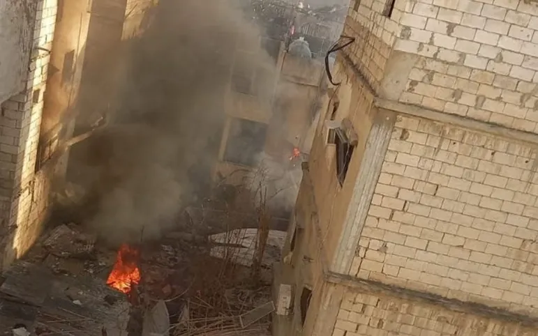 Israel  tấn công UAV vào khu phố Hittin thuộc trại tị nạn Ain al-Hilweh ở Lebanon (Ảnh: Đài truyền hình Al-Manar)